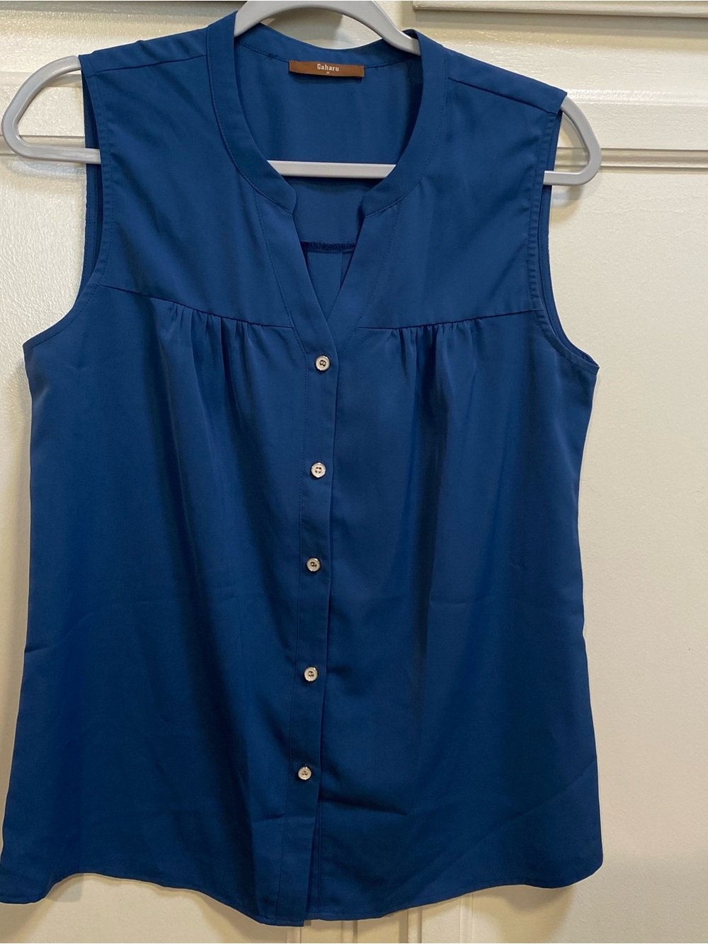 Caslon Sleeveless Button-Front Blouse in Deep Blue